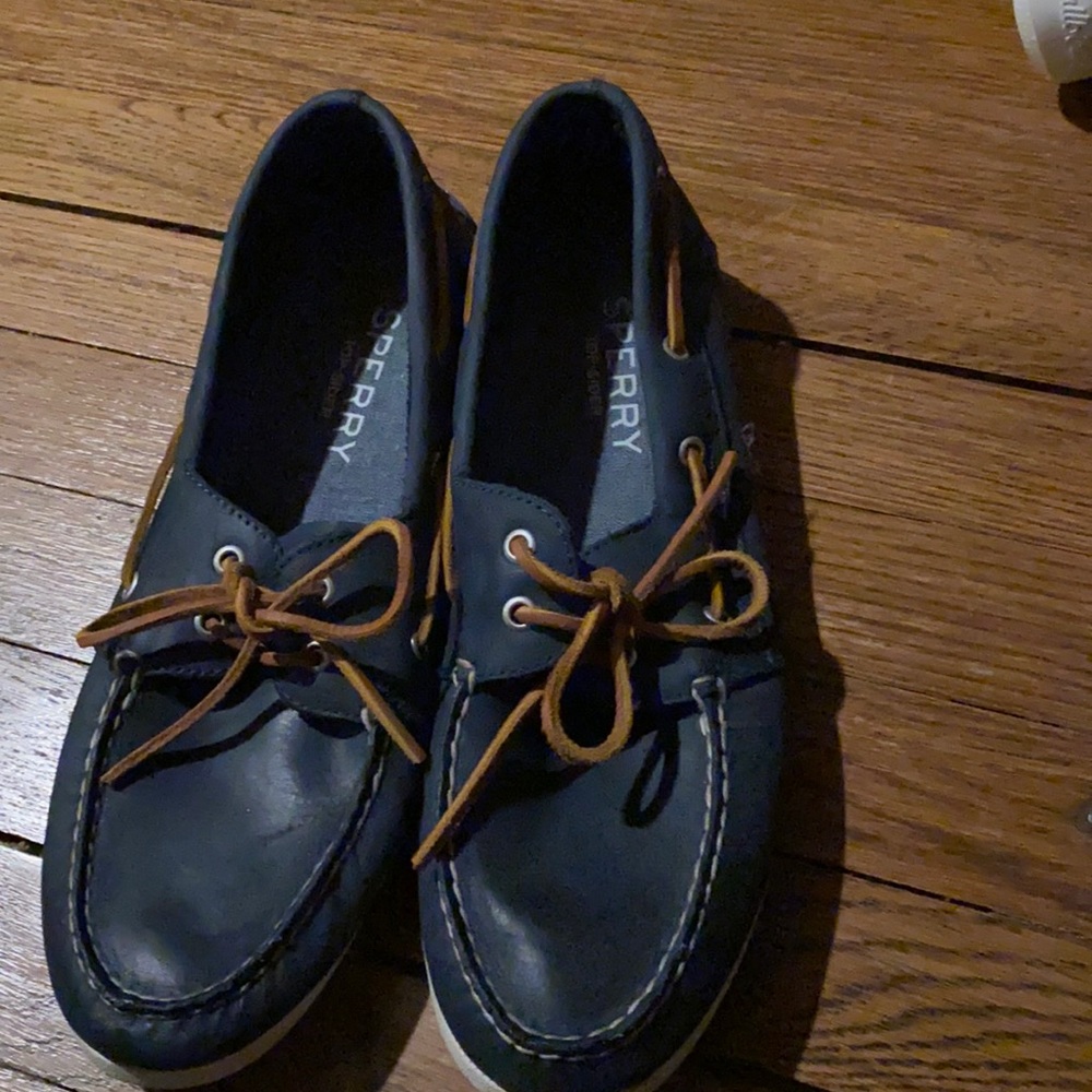 Speedy navy topsider